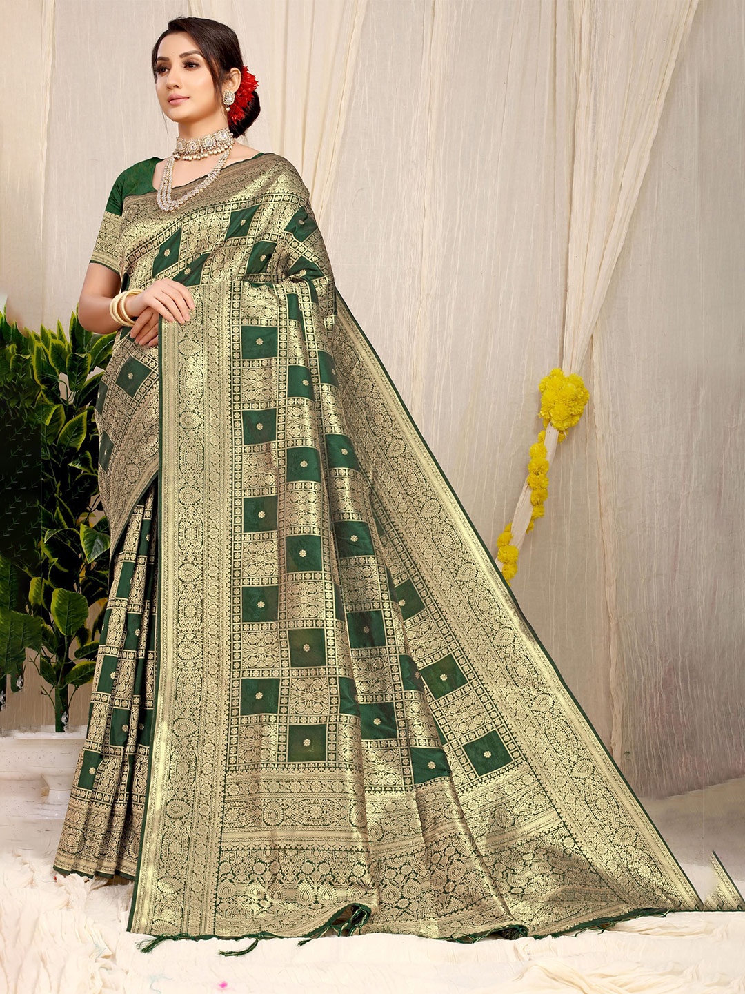 

Royal Rajgharana Saree Ethnic Motifs Zari Pure Silk Banarasi Sarees, Green