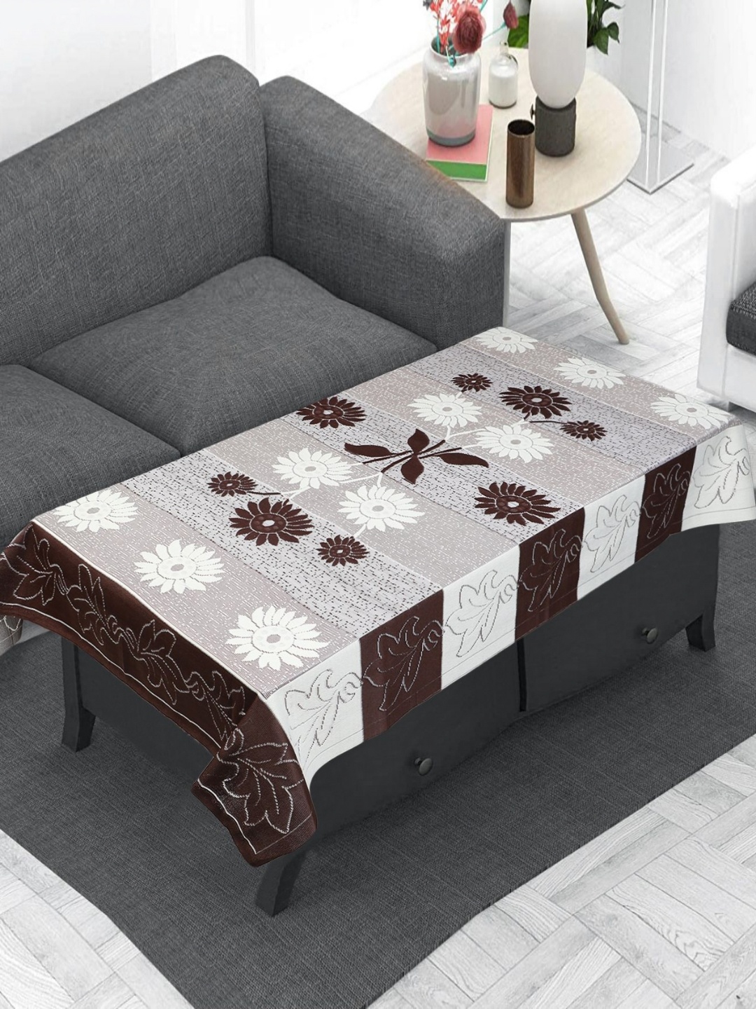 

LooMantha Brown and White Floral Anti-Skid Cotton 4-Seater Table Cover