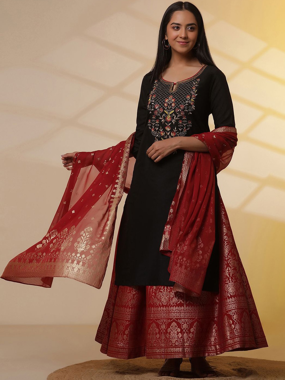 

AURELIA Floral Embroidered Thread Work Round Neck Kurta with Skirt & Dupatta, Black