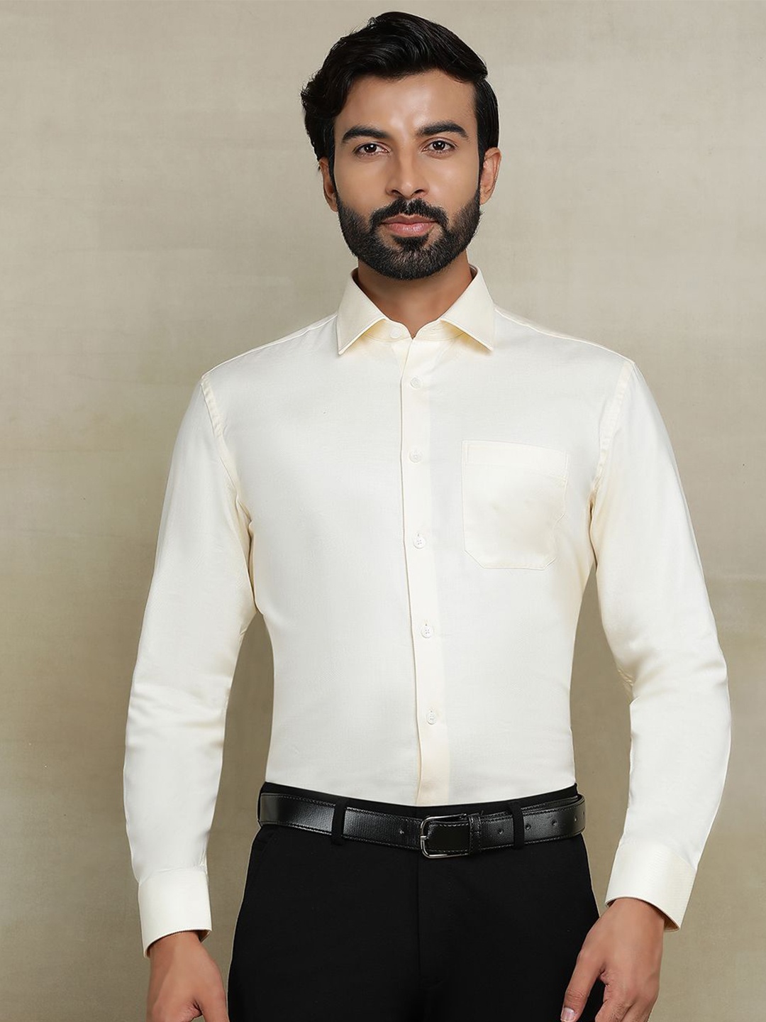 

JADE BLUE Men Cutaway Collar Solid Cotton Casual Shirt, Yellow