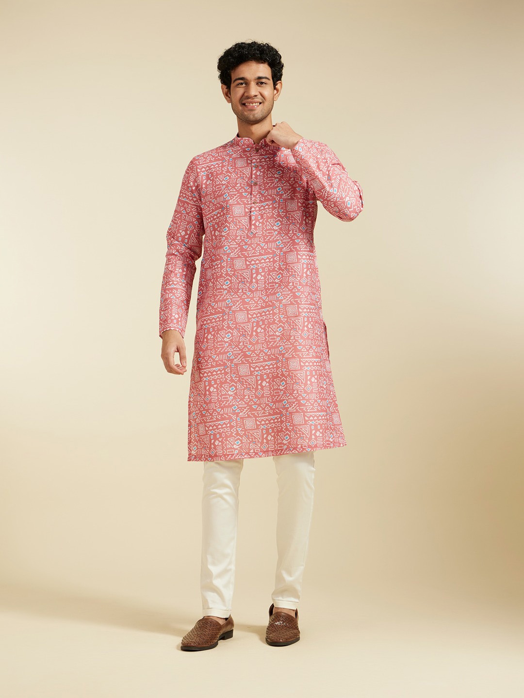 

Diwas by Manyavar Abstract Printed Mandarin Collar Cotton Straight Kurta, Coral