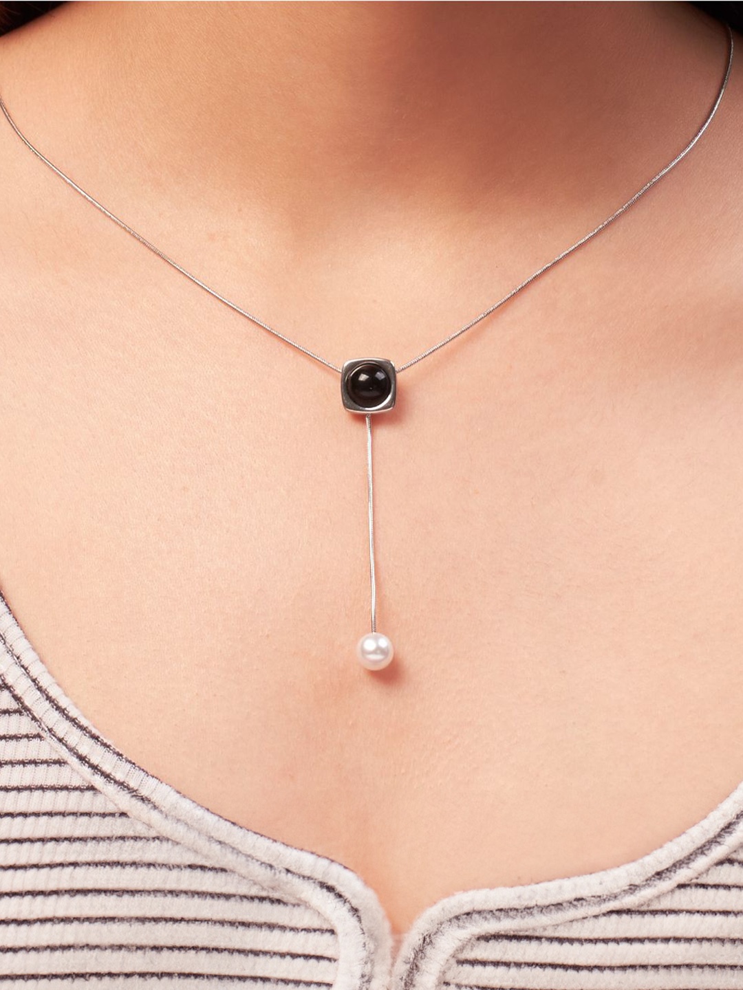 

SALTY Moon Pearl Stainless Steel Necklace, Silver