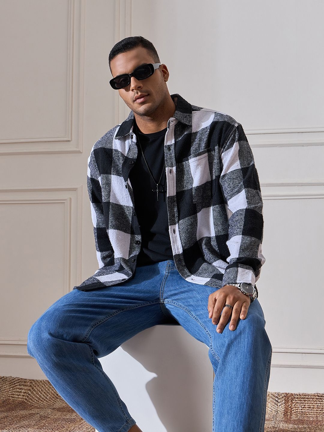 

CHIMPAAANZEE Men Spread Collar Buffalo Checked Oversized Casual Shirt, Black