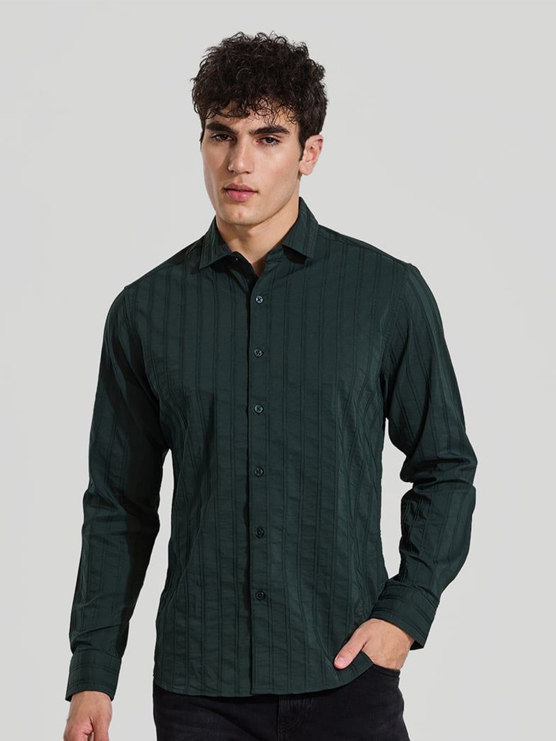 

Snitch Men Smart Spread Collar Textured Cotton Casual Shirt, Green