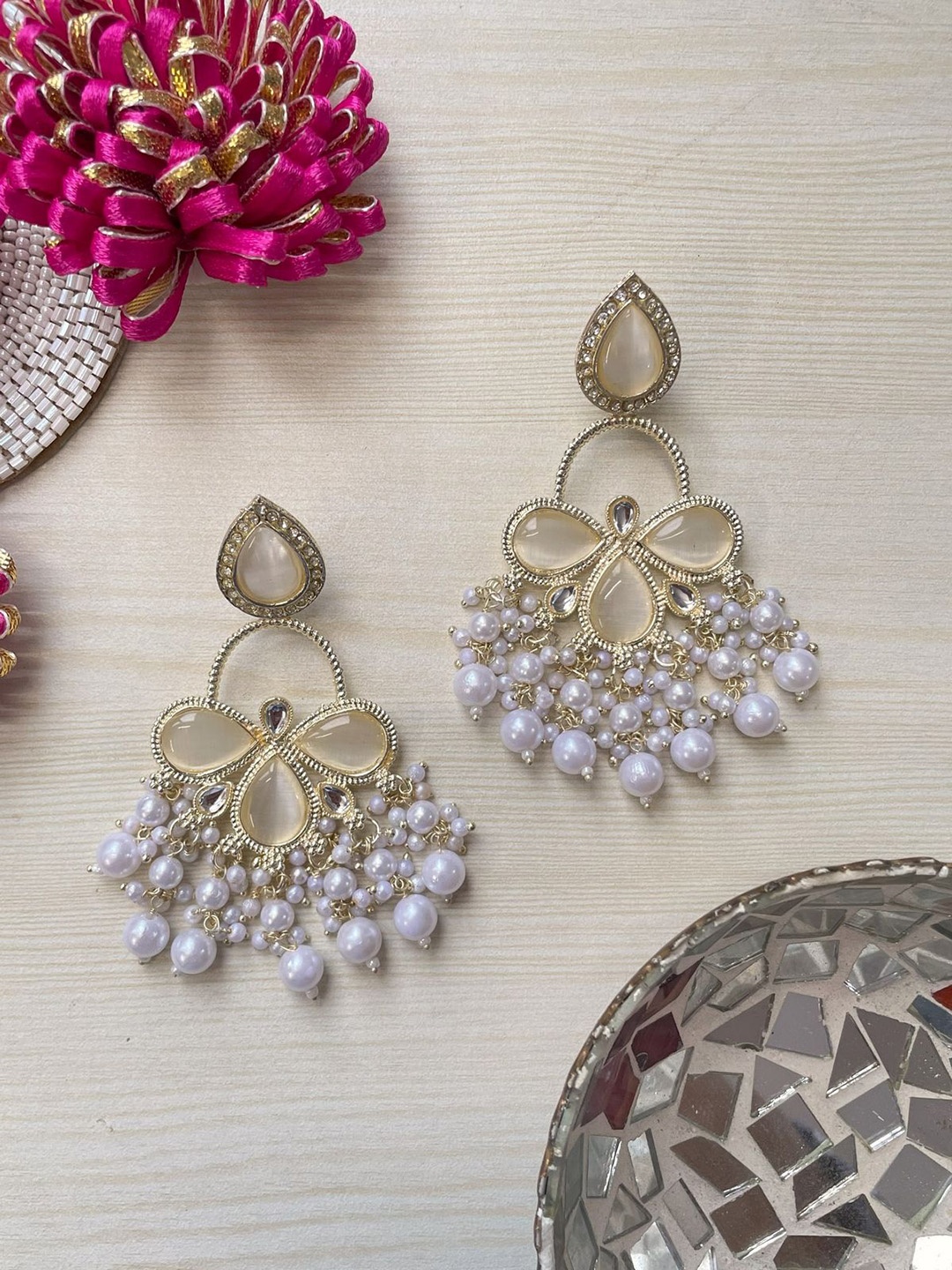 

ISHKAARA Gold Plated Kundan & Pearl Beaded Contemporary Drop Earrings