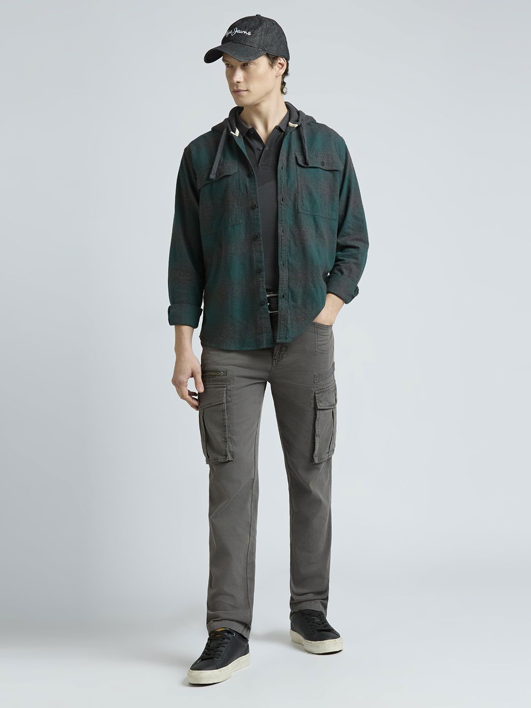 

Pepe Jeans Men Hood Solid Cotton Relaxed Fit Casual Shirt, Green