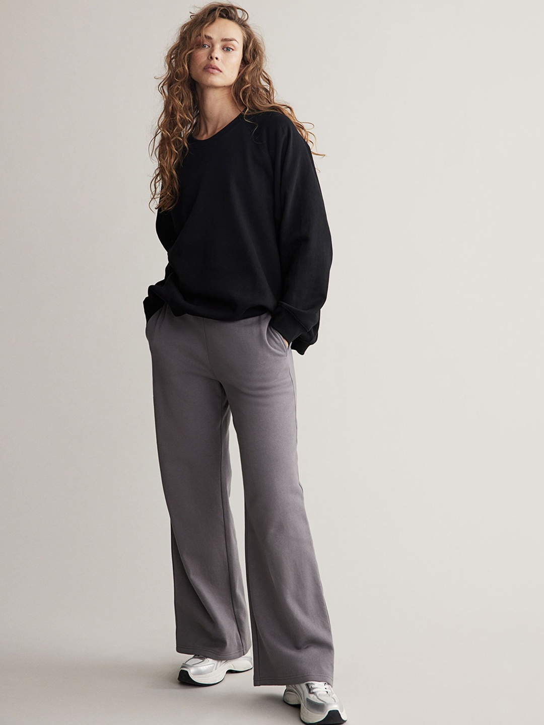 

H&M Sports Sweatpants in DryMove, Grey