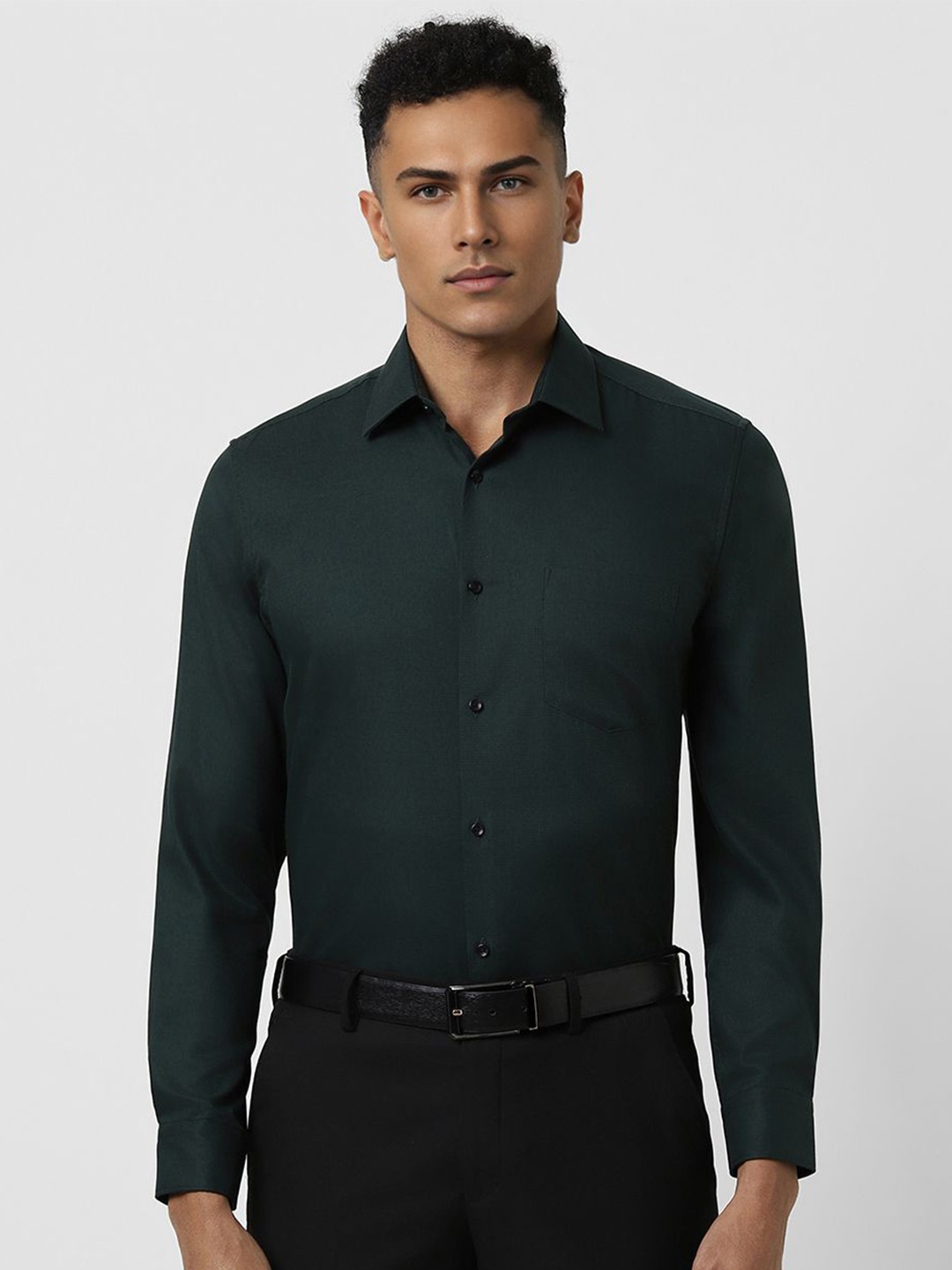 

Van Heusen Men Spread Collar Solid Cotton Slim Fit Formal Shirt, Green