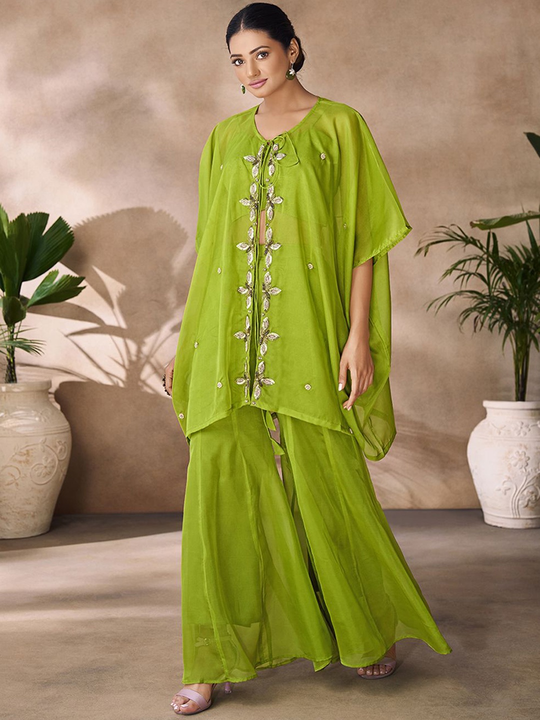

Fusionic Women Shoulder Straps Neck Sleeveless Top With Trouser With Shrug, Green