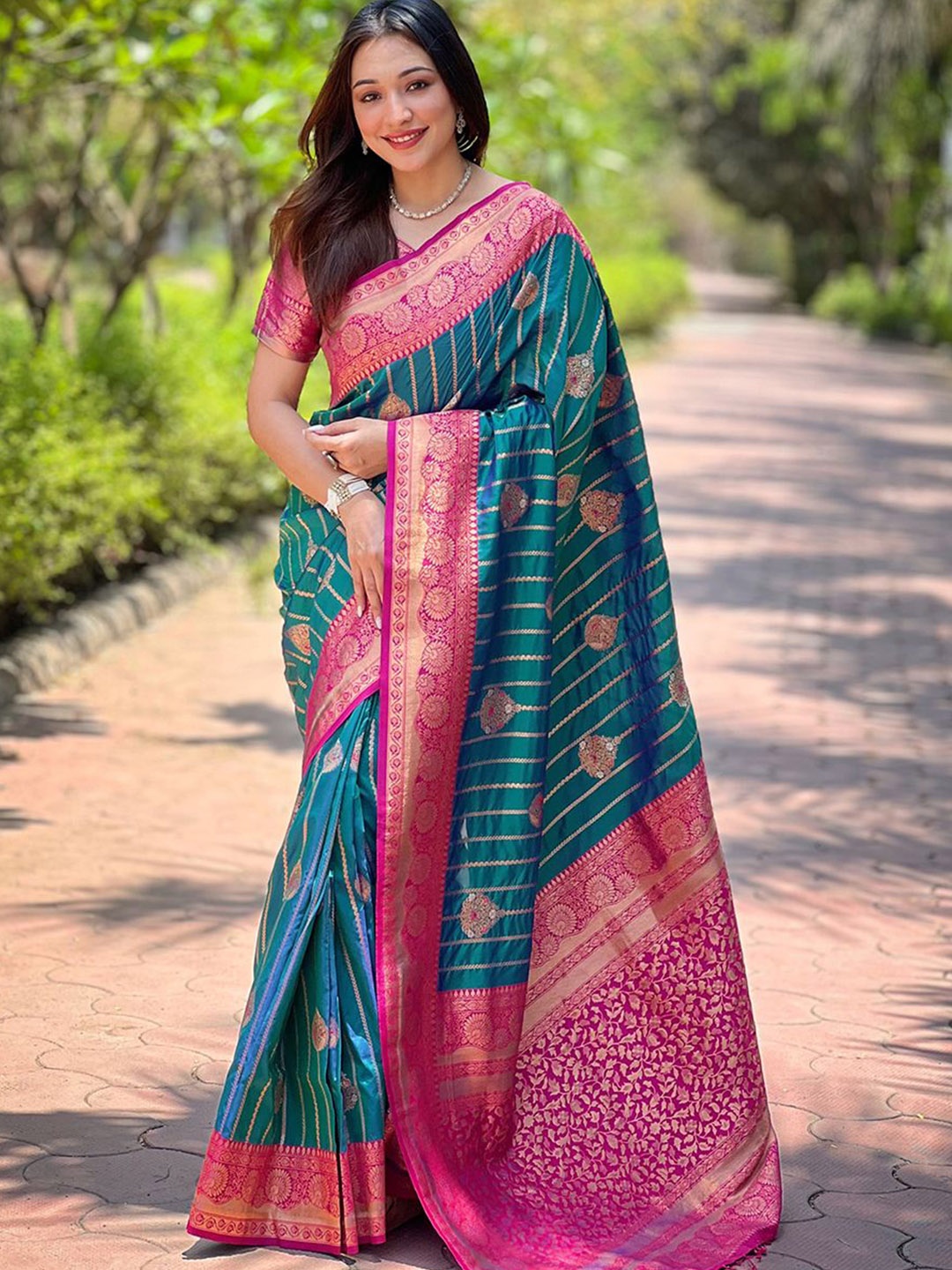 

SGF11 Woven Design Zari Pure Silk Kanjeevaram Saree, Green