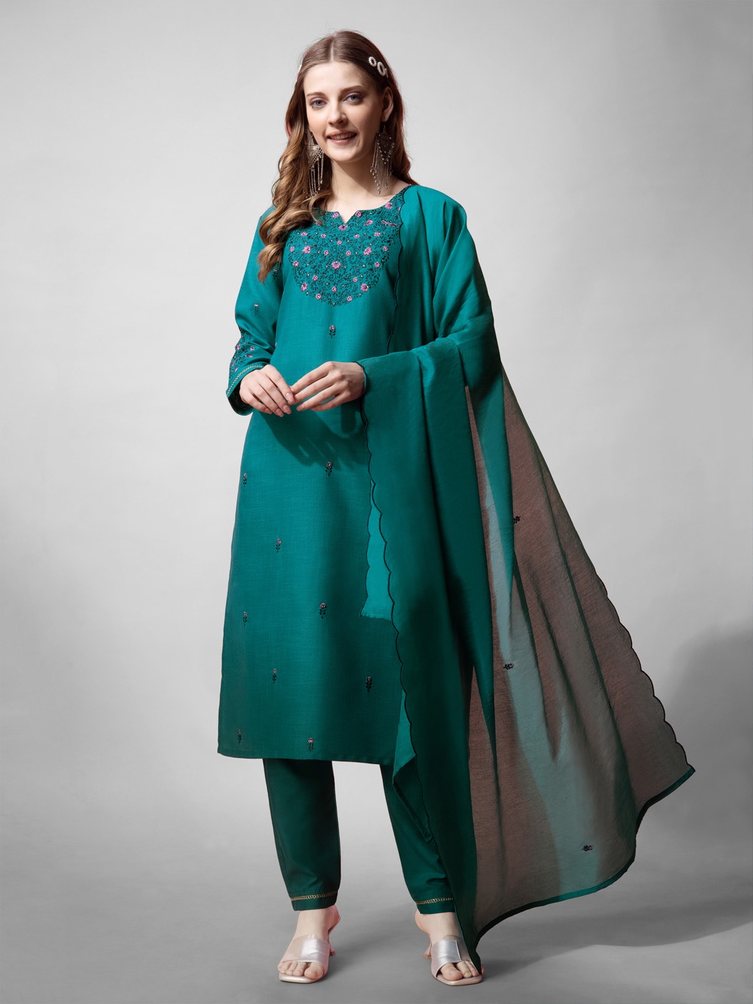 

KAYOMMI Floral Embroidered Notch Neck Straight Kurta with Trousers & Dupatta, Green