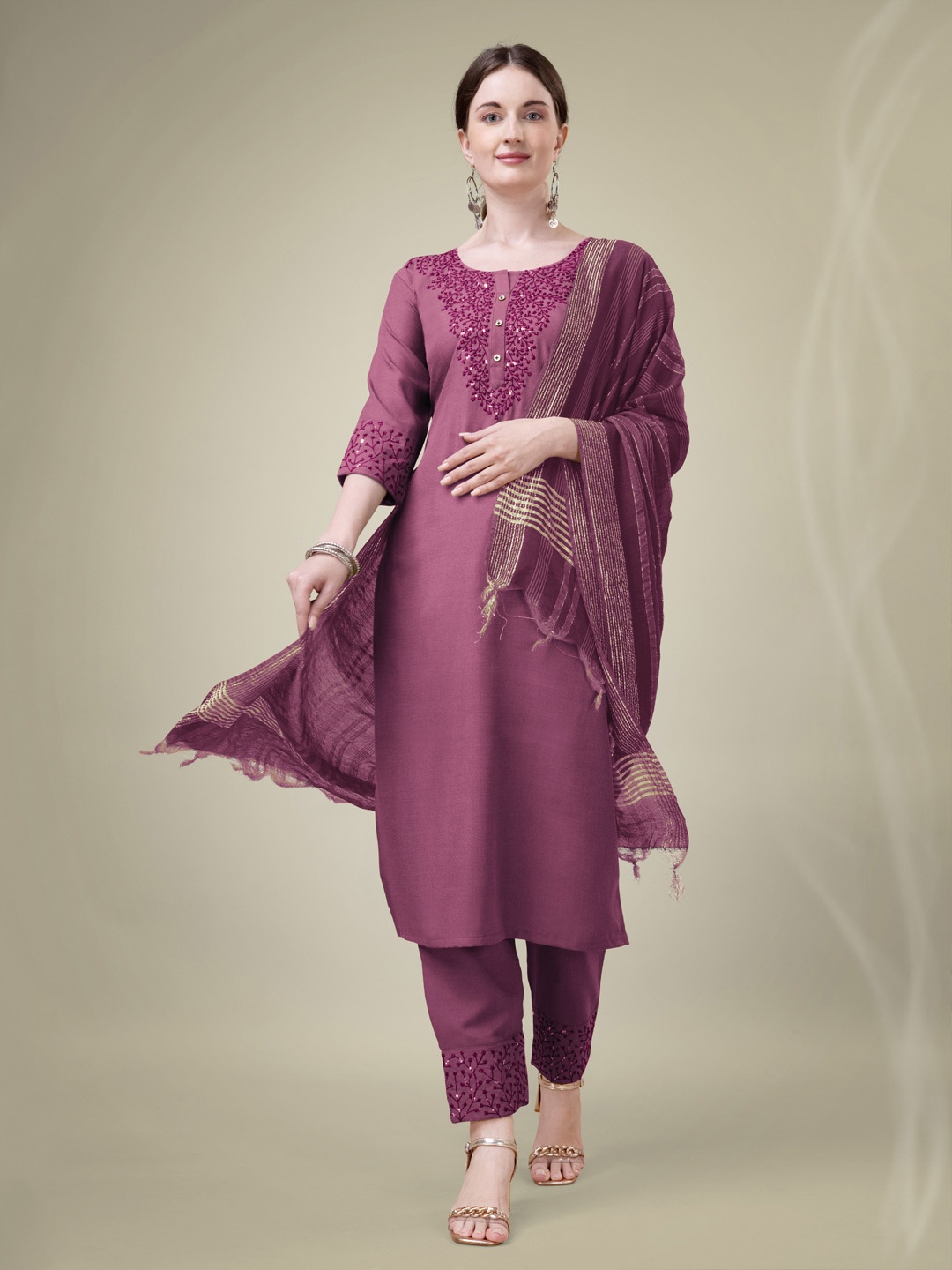 

KAYOMMI Floral Embroidered Round Neck Straight Kurta with Trousers & Dupatta, Purple