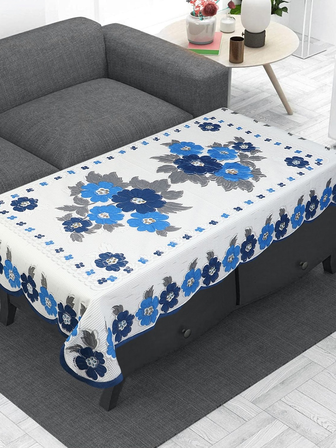 

LooMantha Blue and White Floral Anti-Skid Cotton 4-Seater Table Cover