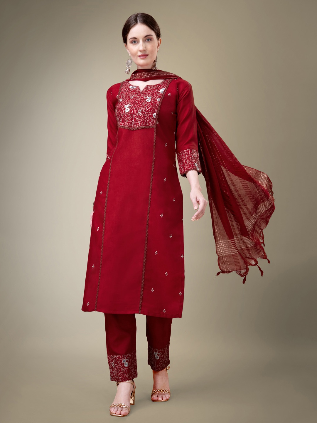 

KAYOMMI Women Ethnic Motifs Embroidered Regular Kurta with Churidar & With Dupatta, Maroon