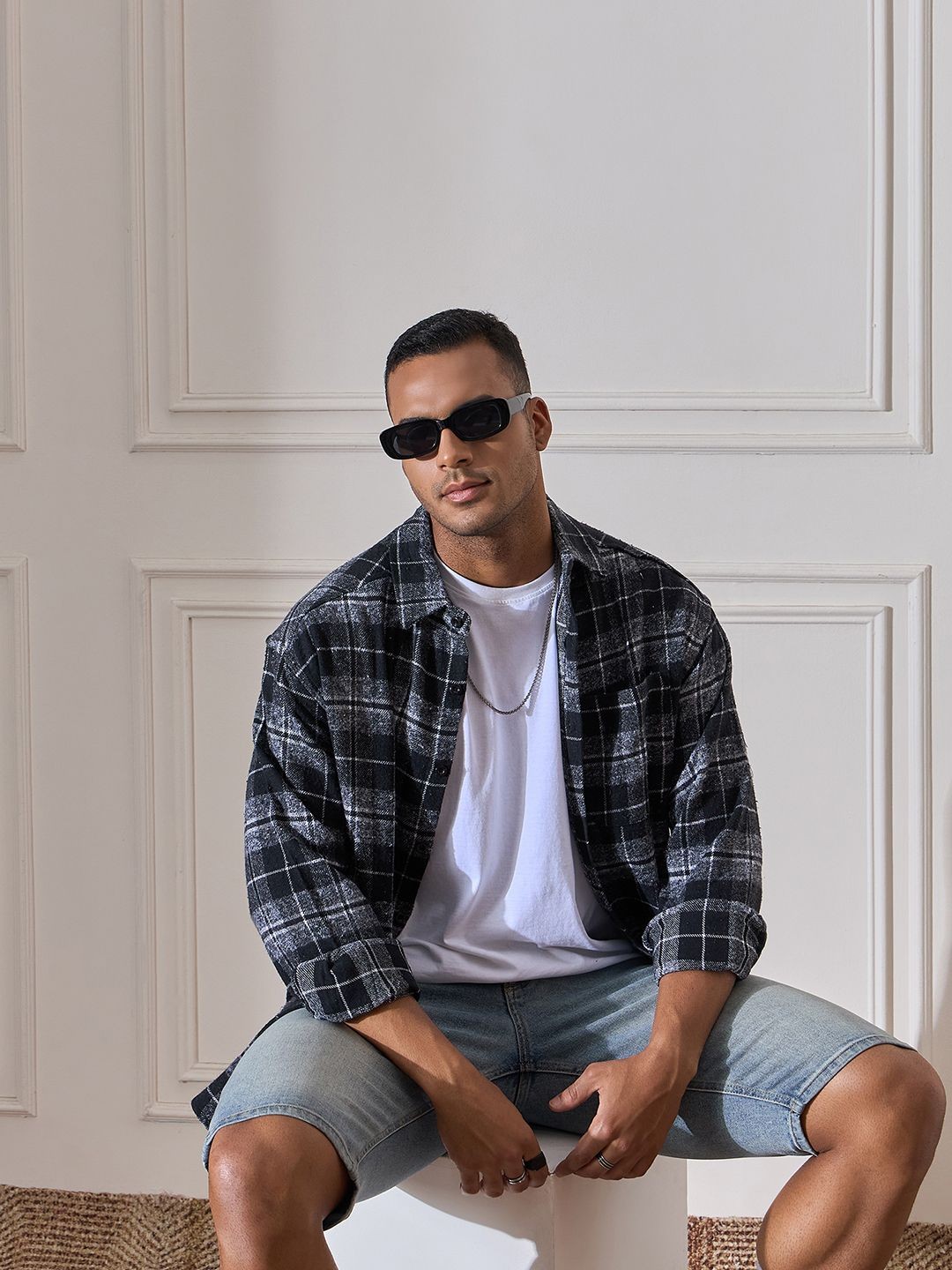 

CHIMPAAANZEE Men Spread Collar Tartan Checked Oversized Casual Shirt, Black