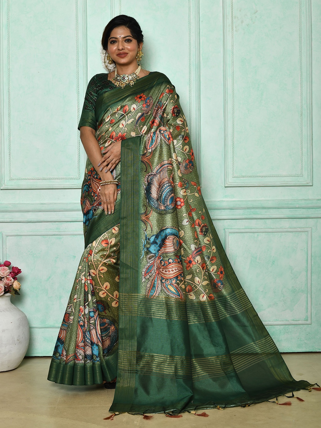 

AWRIYA Kalamkari Woven Design Tussar Saree, Green