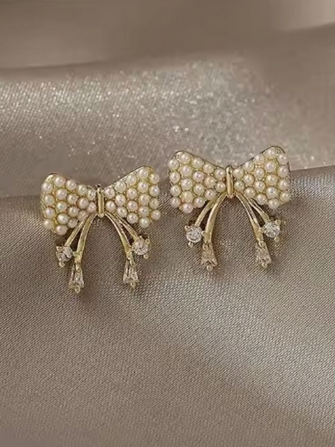 

ISHKAARA Gold-Plated Beaded Bow Shaped Studs Earrings