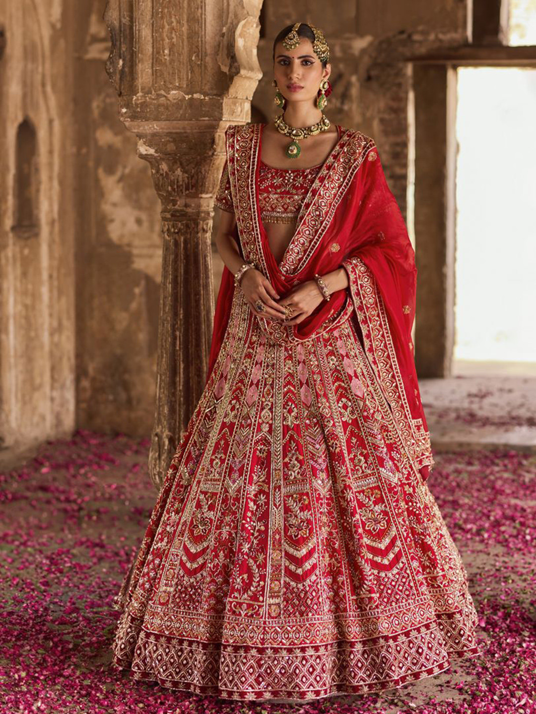 

KIASA By Ronak & Shruti Embroidered Ready to Wear Lehenga Blouse With Dupatta, Red