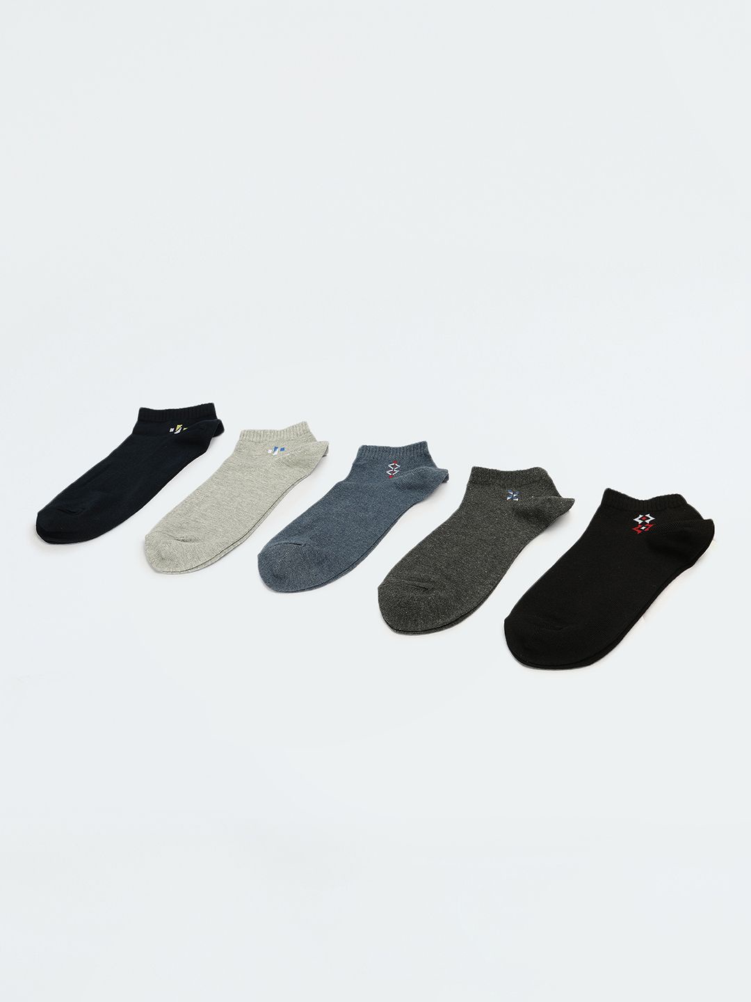 

max Men Pack Of 5 Printed Ankle-Length Socks, Black