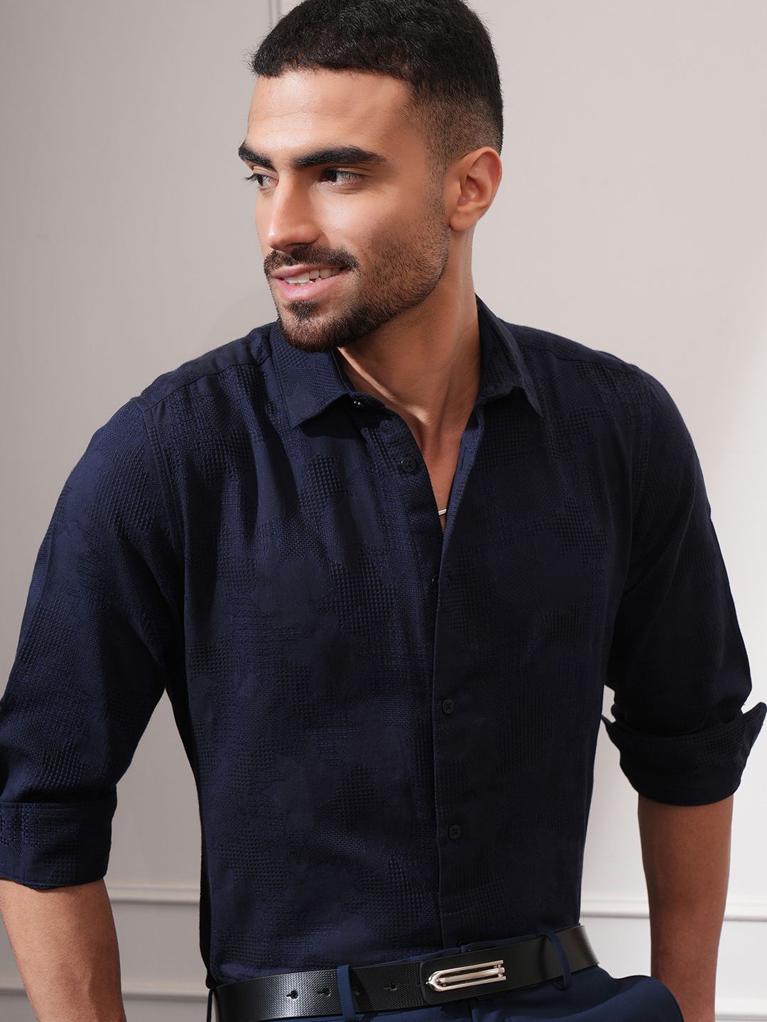 

Locomotive Luxe Men Jacquard Textured Occasion Shirt, Navy blue