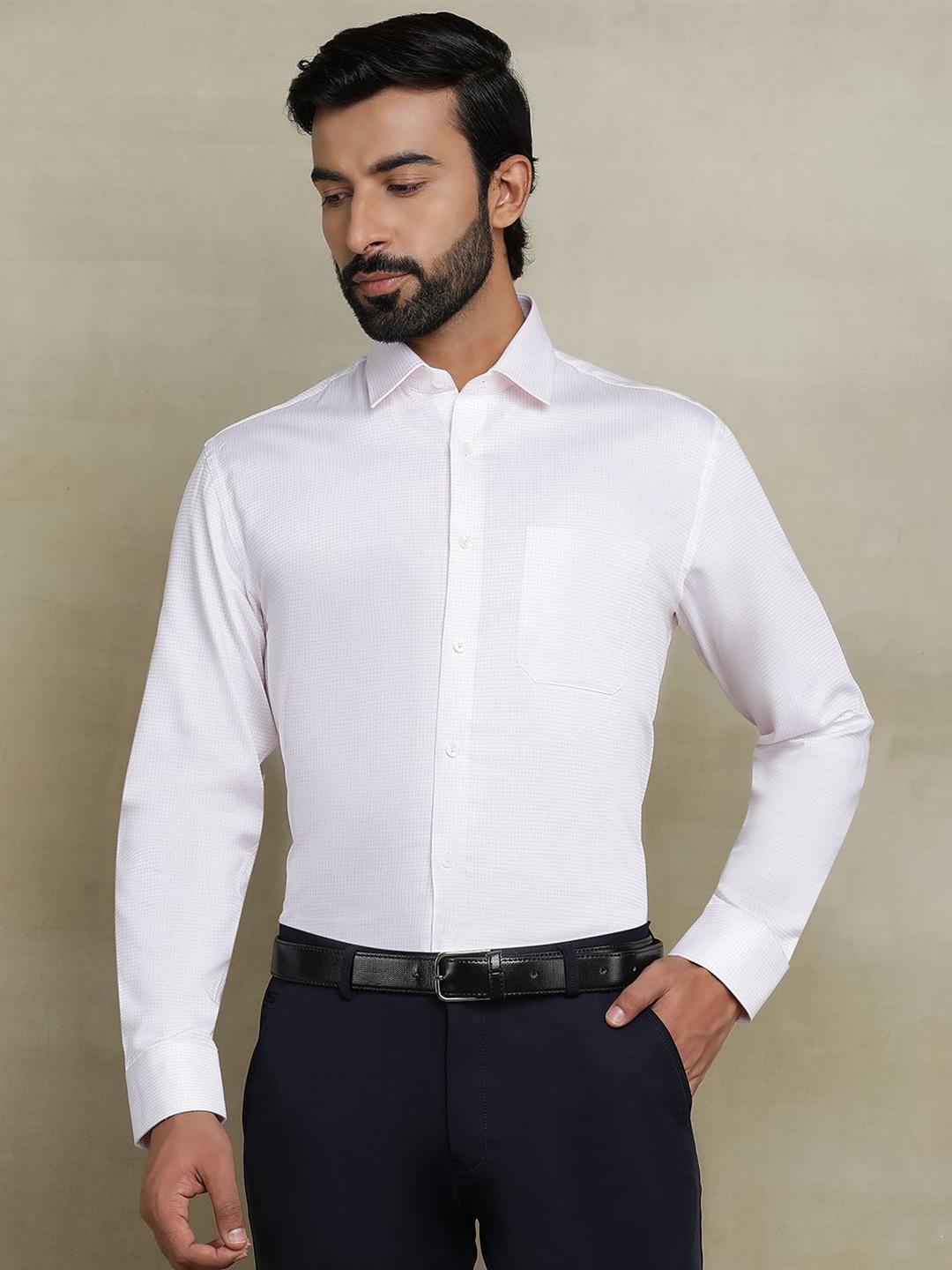 

JADE BLUE Men Cutaway Collar Micro Checked Cotton Casual Shirt, White