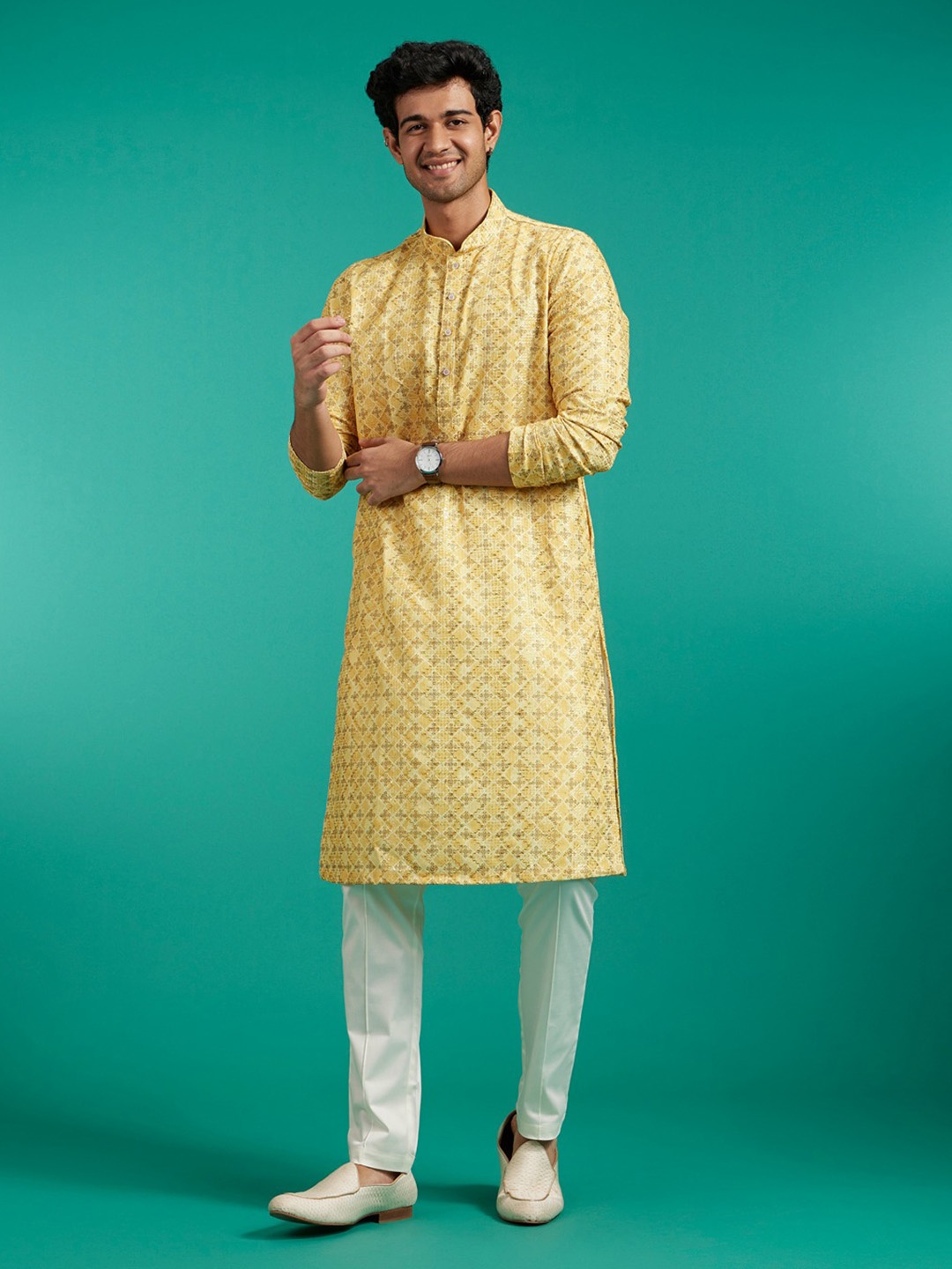 

Diwas by Manyavar Men Floral Printed Mandarin Collar Thread Work Straight Kurta, Yellow