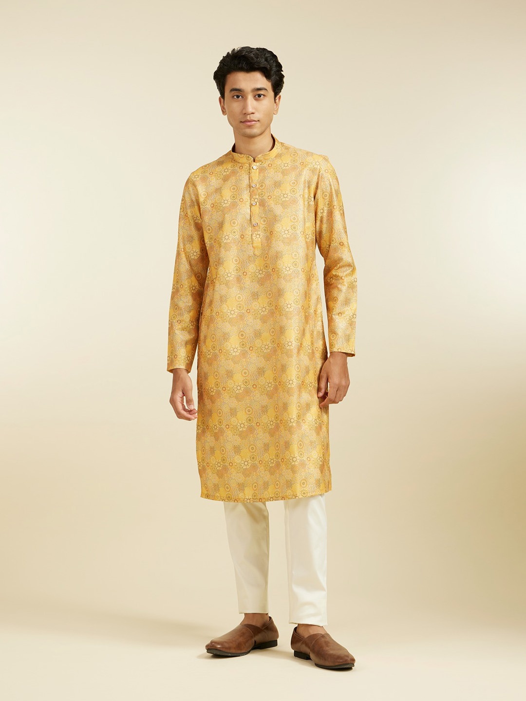 

Diwas by Manyavar Men Ethnic Motifs Woven Design Mandarin Collar Straight Kurta, Mustard
