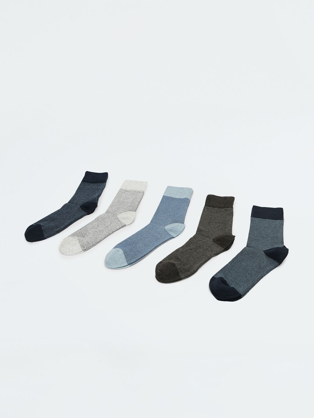 

max Pack Of 5 Men Colourblocked Above Ankle-Length Socks, Black