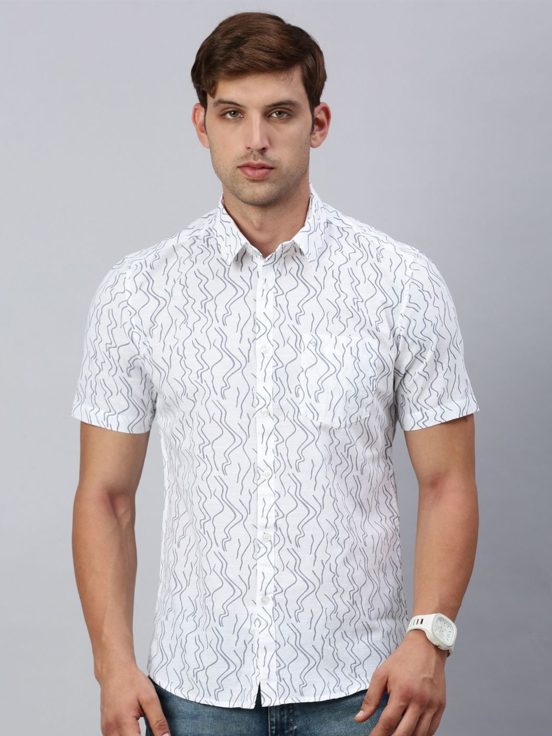 

Classic Polo Men India Slim Spread Collar Abstract Printed Cotton Casual Shirt, White