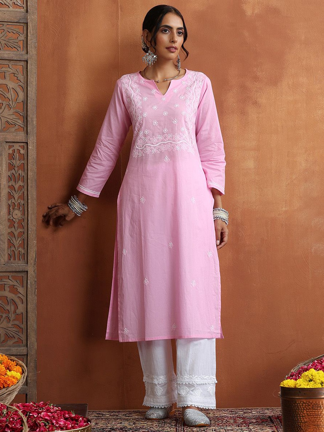 

House of Chikankari Chikankari Woven Kurta, Pink