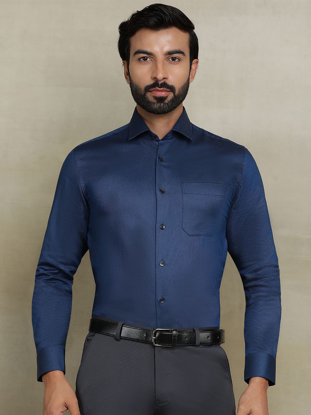 

METAL Men Spread Collar Solid Cotton Slim Fit Formal Shirt, Navy blue