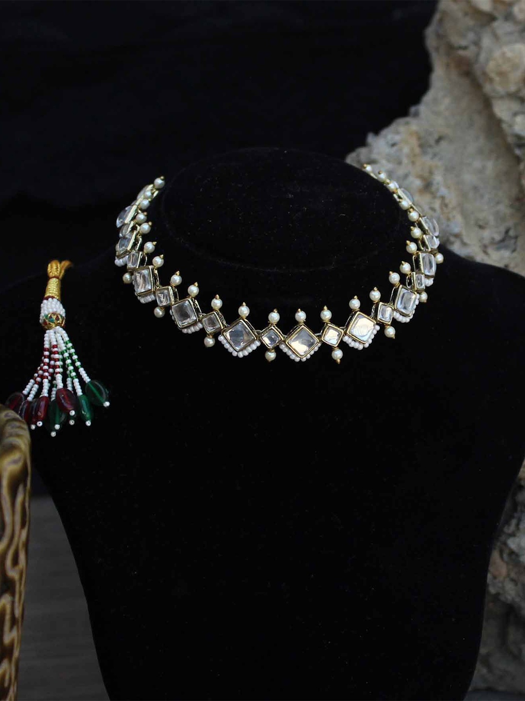 

BeAbhika Gold-Plated Kundan Studded & Pearls Choker Necklace