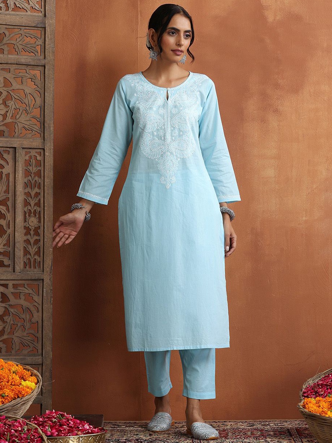 

House of Chikankari Chikankari Woven Kurta Set, Blue