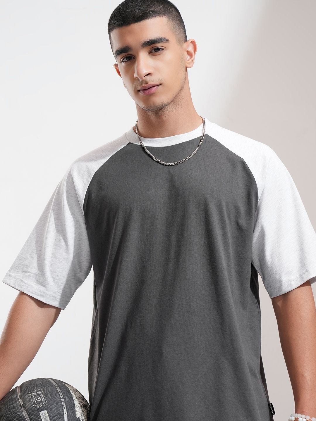 

HIGHLANDER Men Solid Round Neck Cotton Oversized T-shirt, Grey