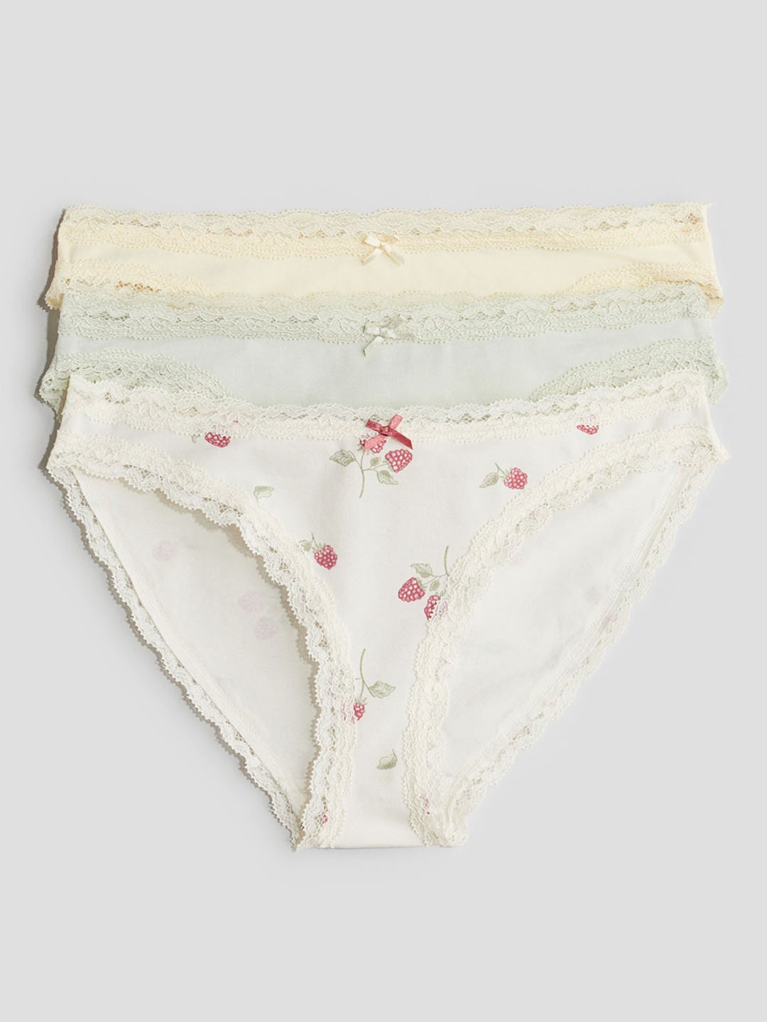 

H&M Girls Pack Of 3 Printed Mid Rise Basic Briefs - 1211242008, White