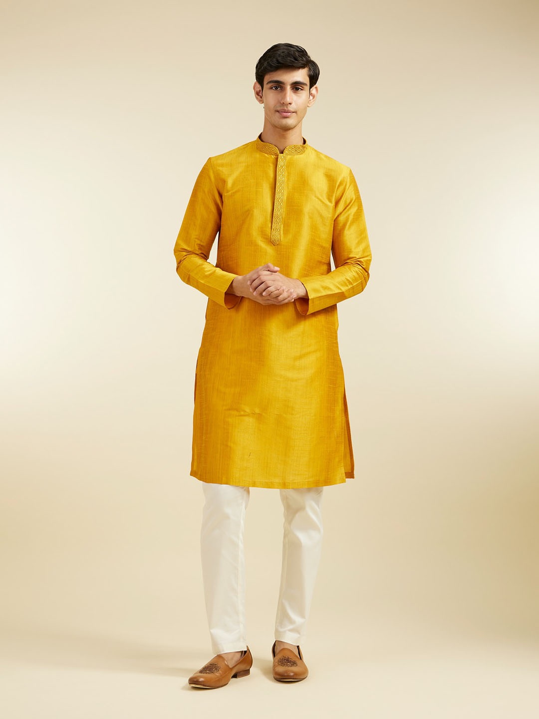 

Diwas by Manyavar Men Mandarin Collar Long Sleeves Thread Work Straight Kurta, Mustard