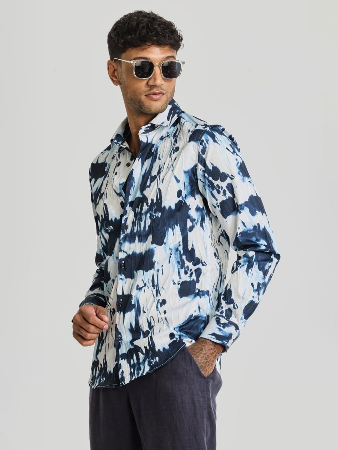 

Snitch Men Smart Spread Collar Abstract Printed Casual Shirt, White