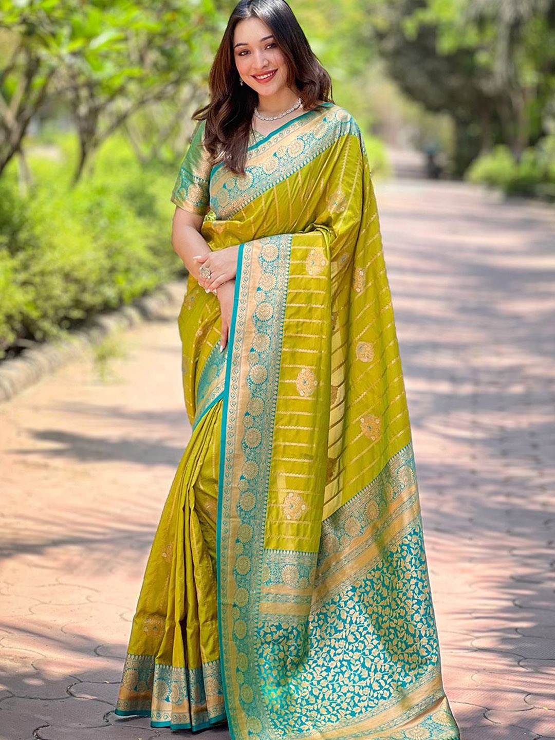 

SGF11 Woven Design Zari Pure Silk Kanjeevaram Saree, Green