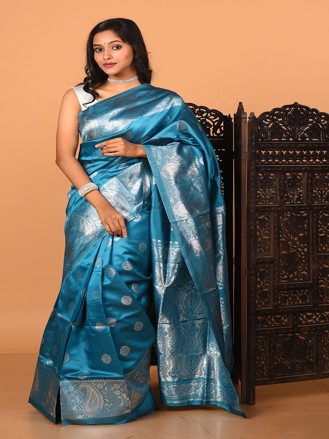 

Laa Calcutta Paisley Zari Silk Banarasi Saree, Teal