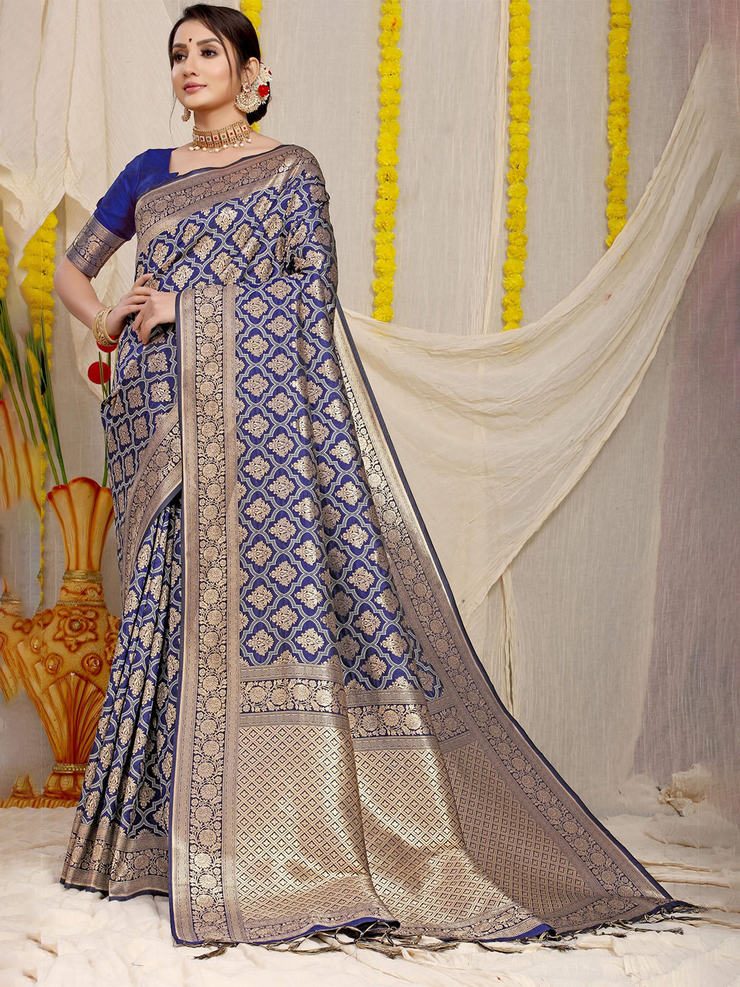 

Royal Rajgharana Saree Pure Silk Ethnic Motifs Woven Design Zari Banarasi Sarees, Navy blue