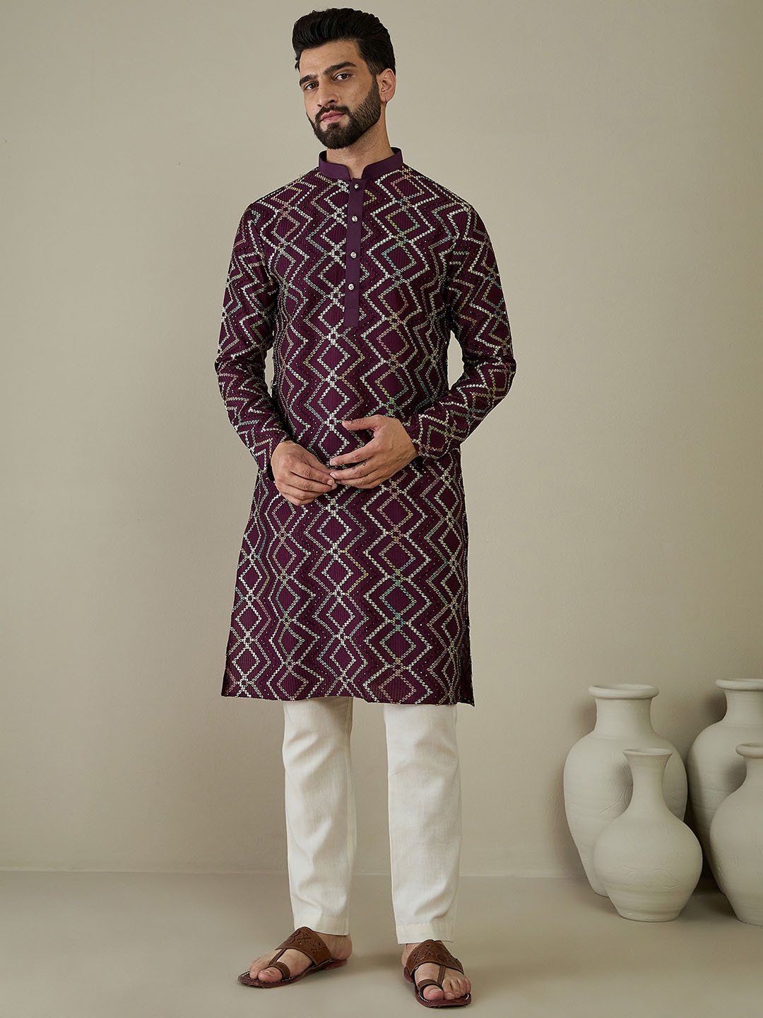 

Anouk Men Ethnic Motifs Embroidered Thread Work Kurta, Magenta