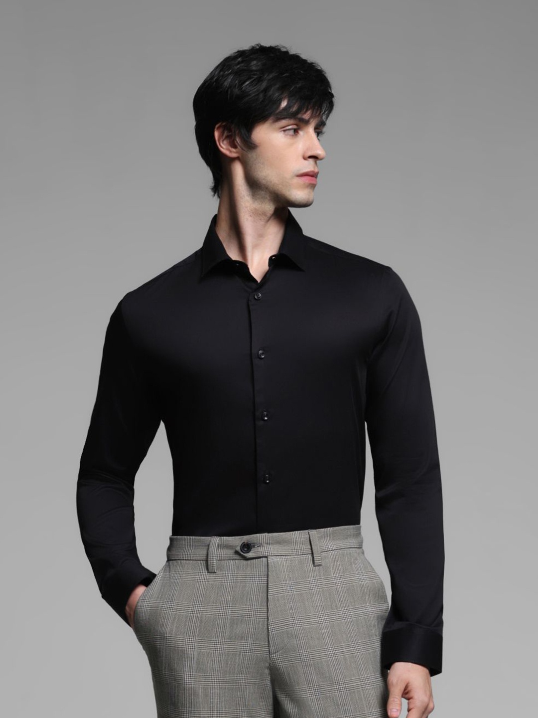 

Jack & Jones Men Cutaway Collar Solid Cotton Slim Fit Casual Shirt, Black