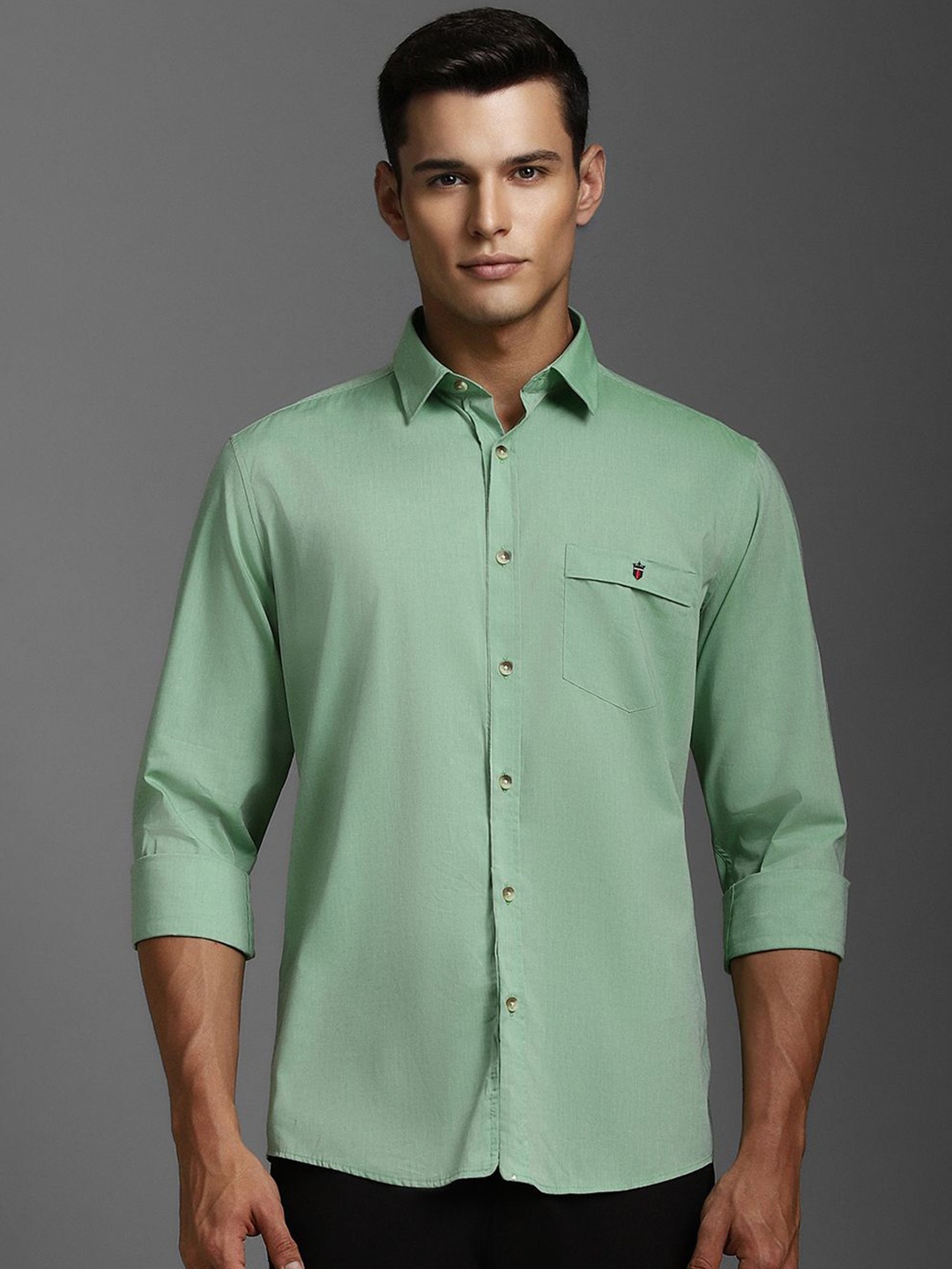 

Louis Philippe Sport Men Slim Fit Solid Pure Cotton Casual Shirt, Green