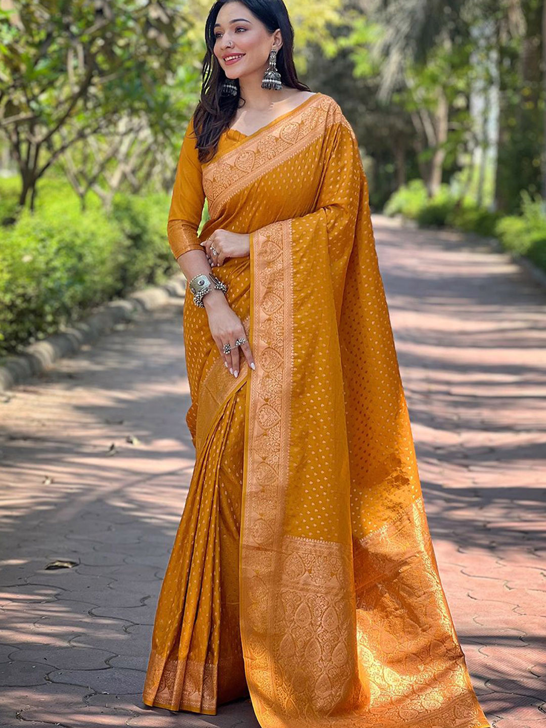 

SGF11 Woven Design Zari Pure Silk Kanjeevaram Saree, Mustard