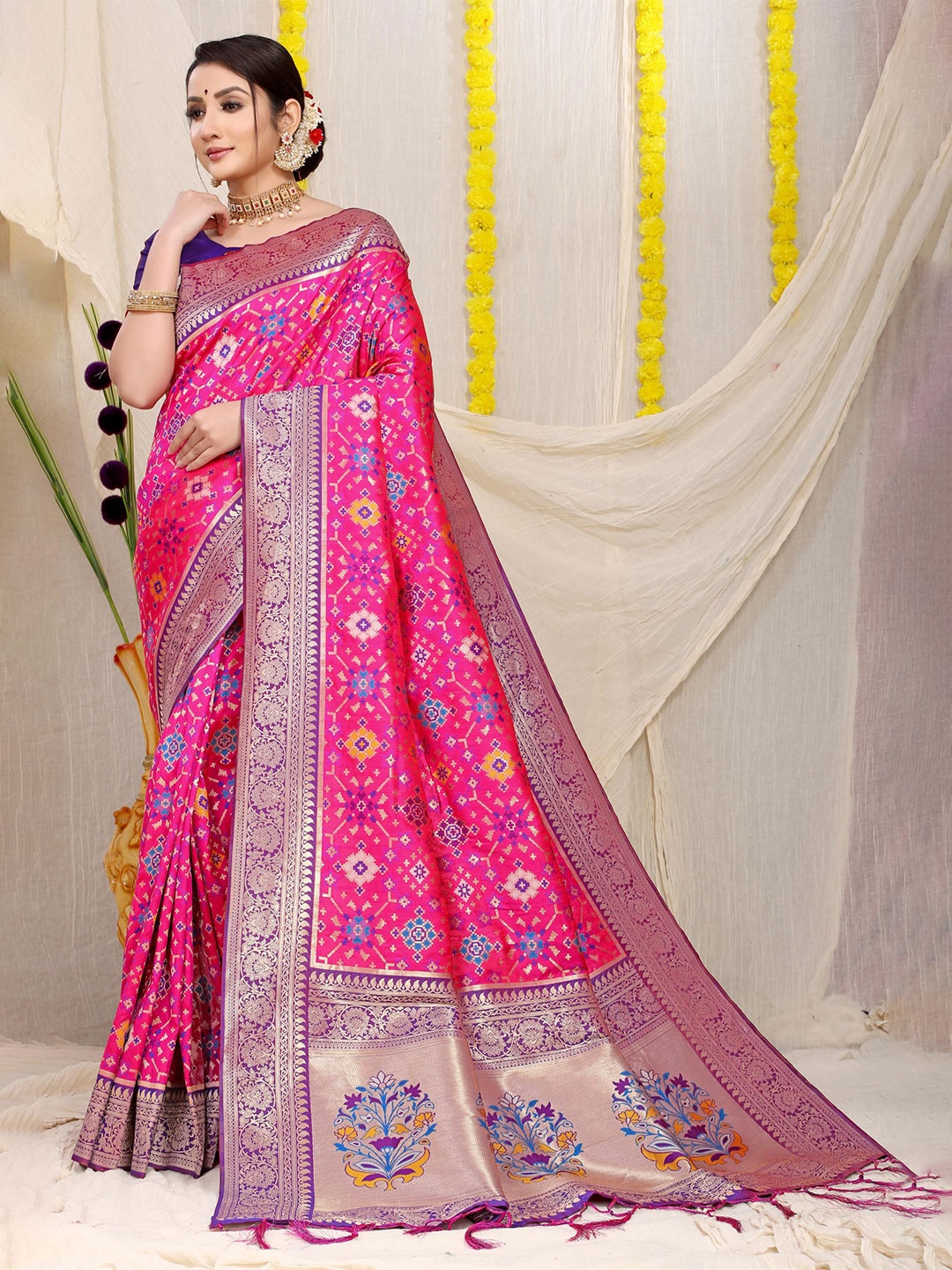 

Royal Rajgharana Saree Woven Design Zari Pure Silk Patola Sarees, Pink