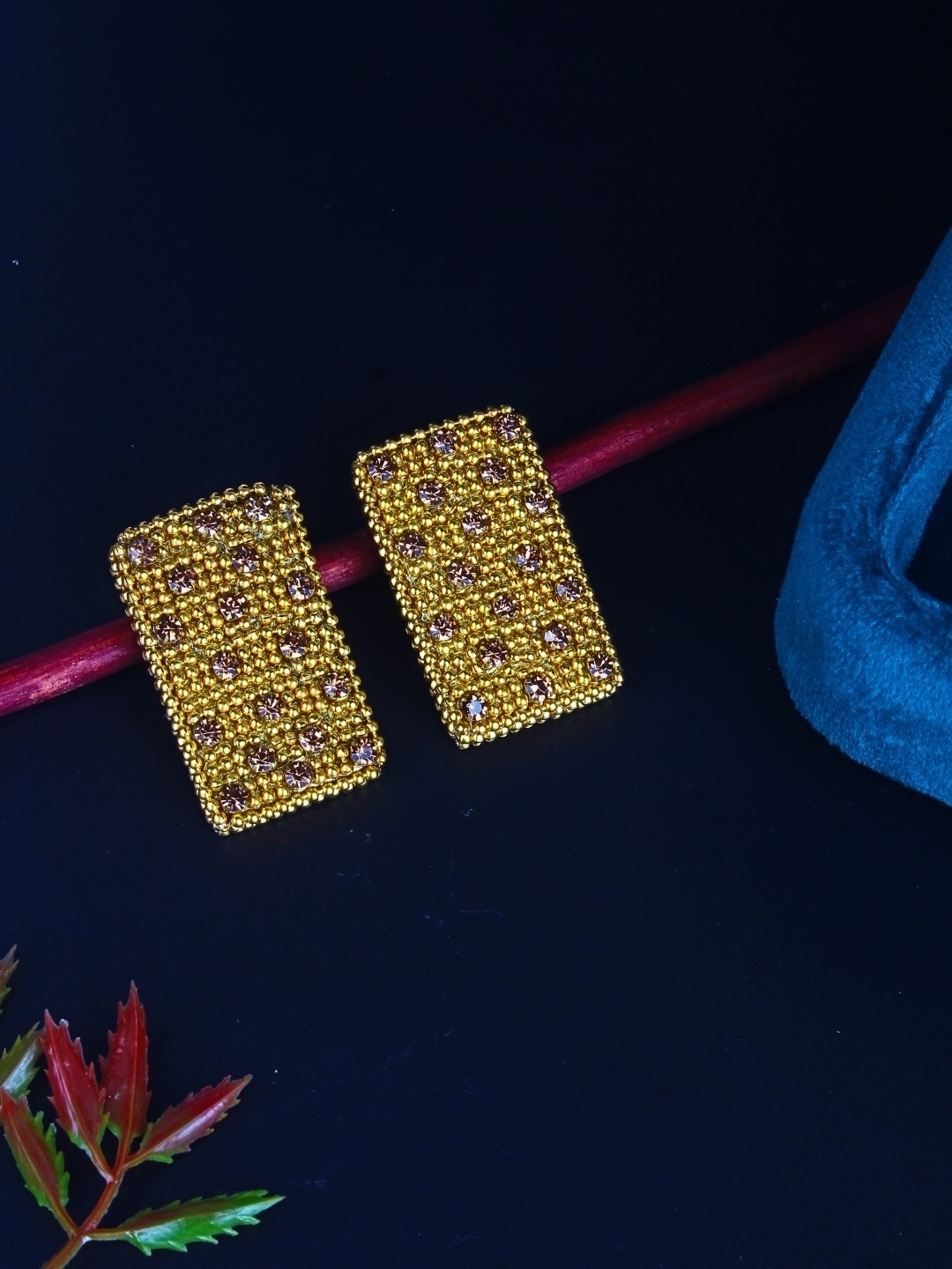 

KPOP Contemporary Studs Earrings, Gold