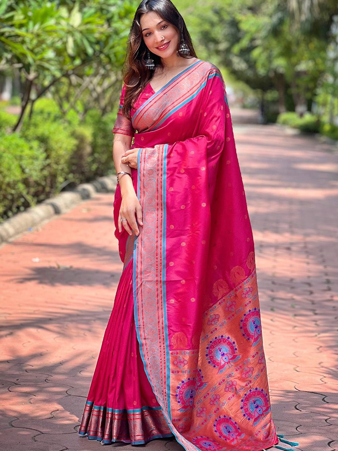 

SGF11 Woven Design Zari Pure Silk Kanjeevaram Saree, Pink