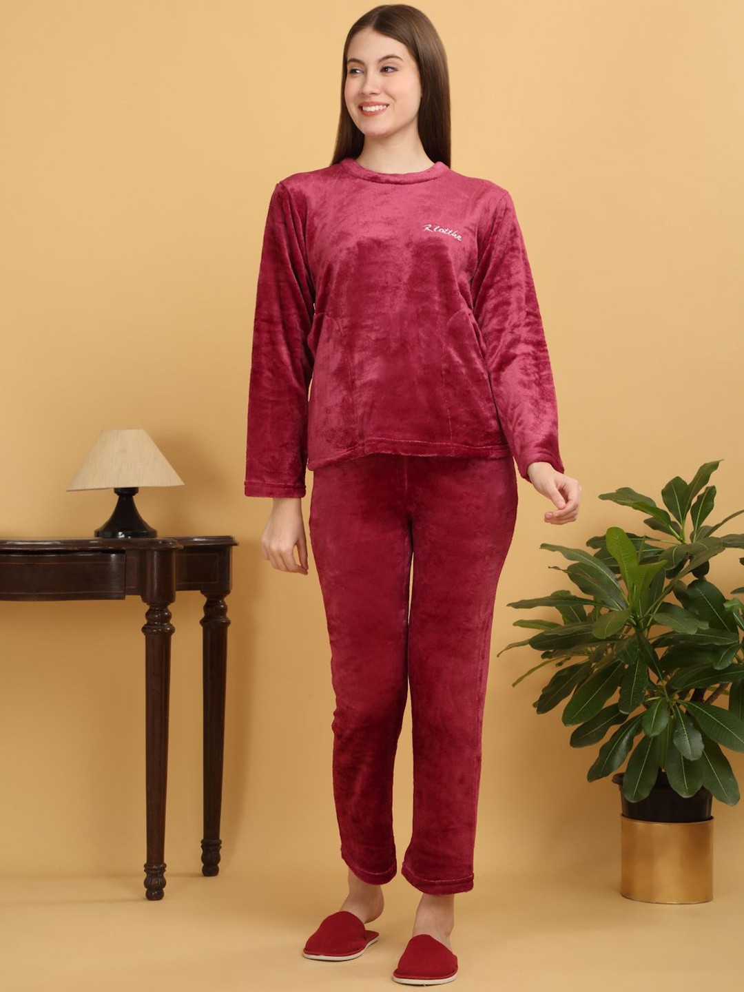 

KLOTTHE Women Solid Woolen Night Suit, Red