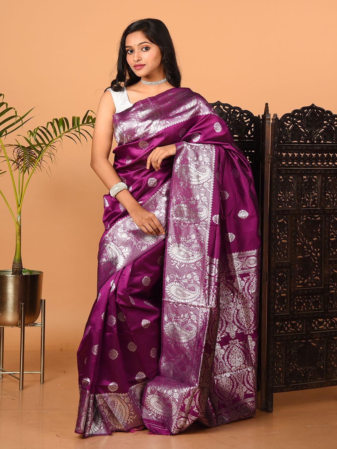 

Laa Calcutta Woven Design Zari Banarasi Saree, Purple