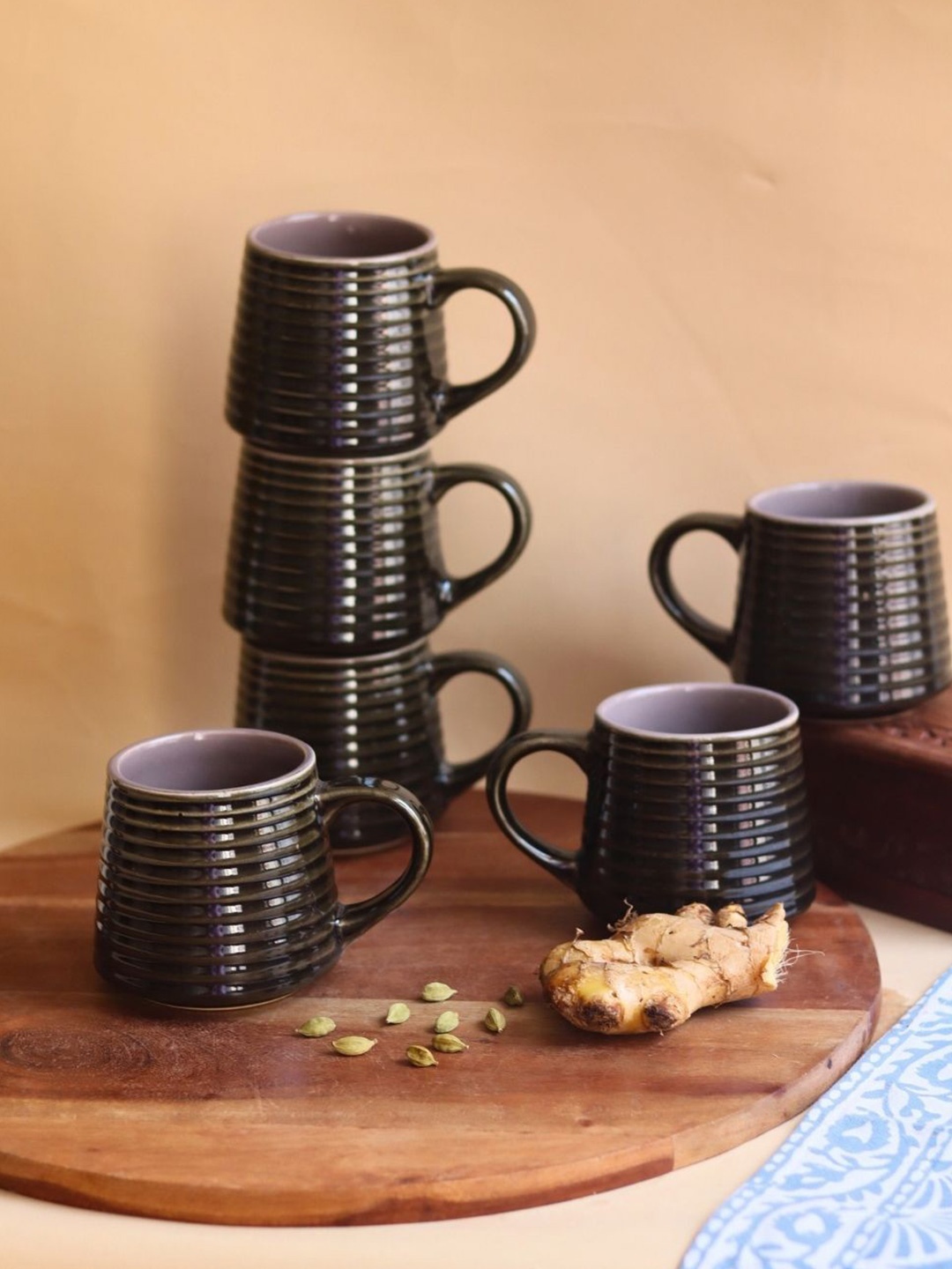 

WEAVING HOMES Black 6 Pieces Textured Ceramic Glossy Mugs 230ml